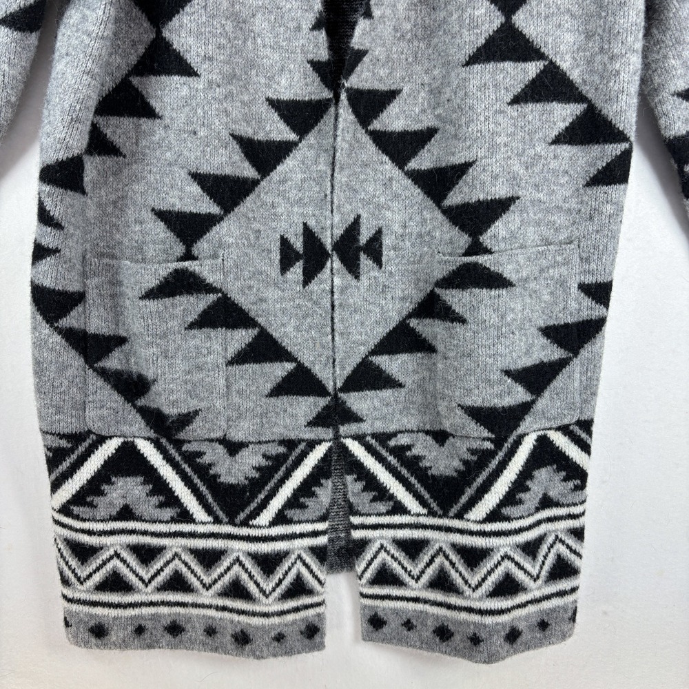 Frye Women's Cozy Cardigan Boho Aztec Green Size Large NWT - Picture 5 of 9